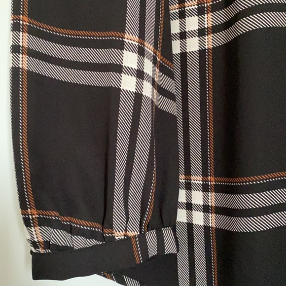 AT blouse. - Picture 5 of 6